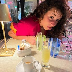 Meet your Posher, Emmanuelle